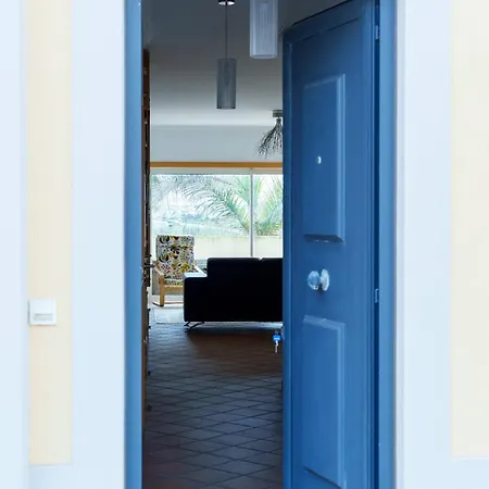 Blue And Your Ideal C14 Amoreira (Leiria)